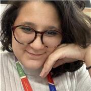 Profesora de inglés ofrece clases online de conversaciones y conocimientos esenciales del idioma